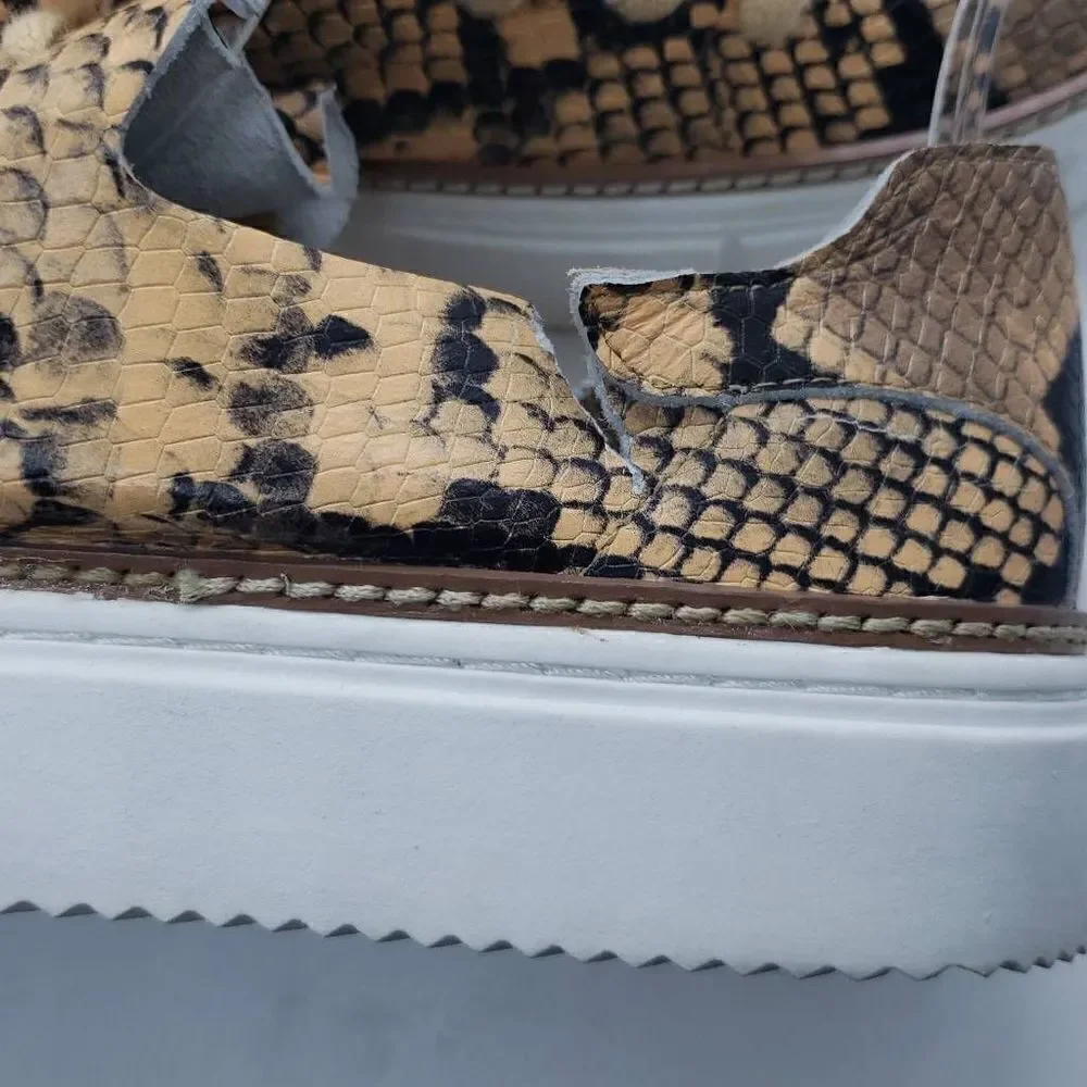 Vince Camuto Women Shoes Lace Up Sneaker Raiza Animal Brown Print Size 9